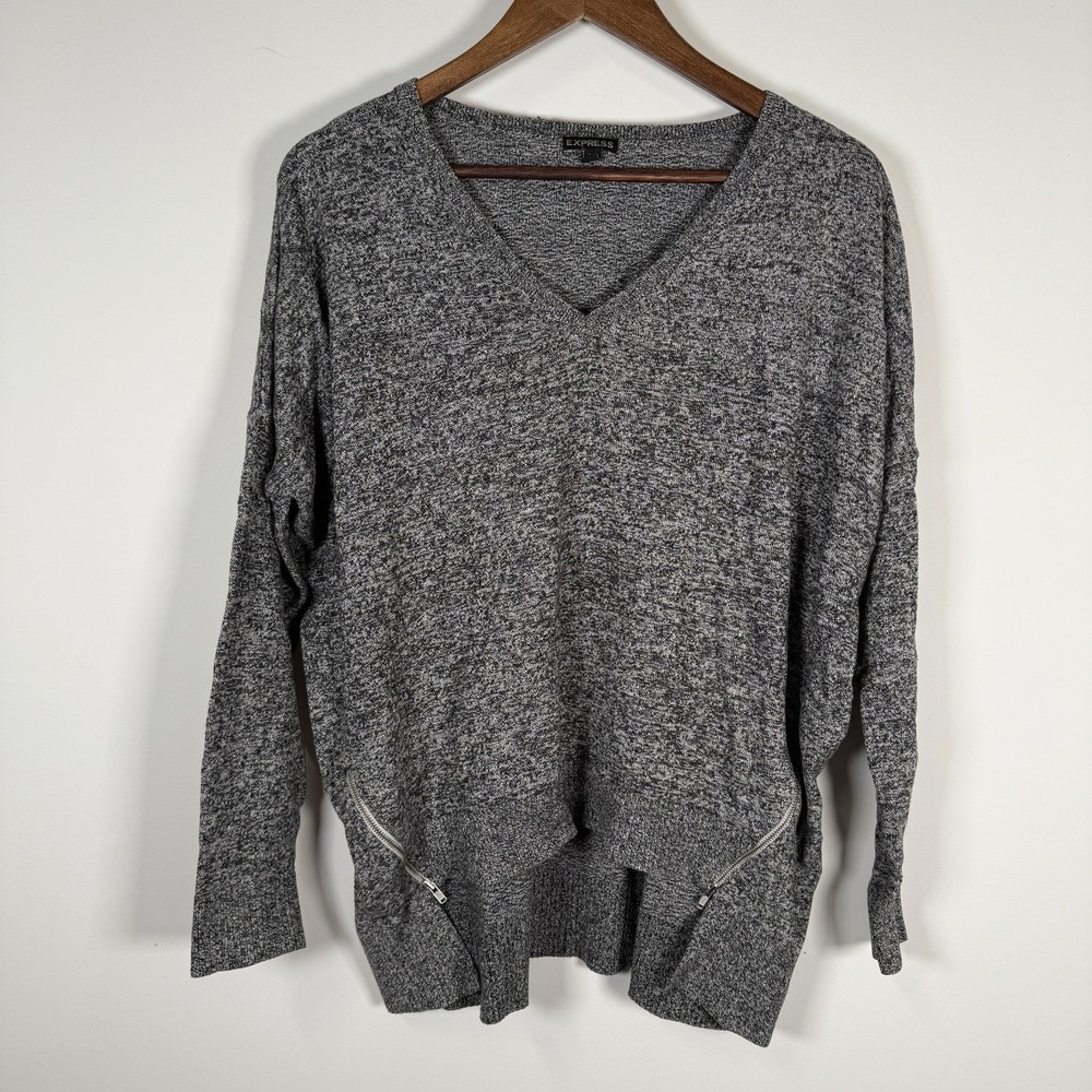 Express Women's Sweater L‎ Long Sleeve Black V Neck